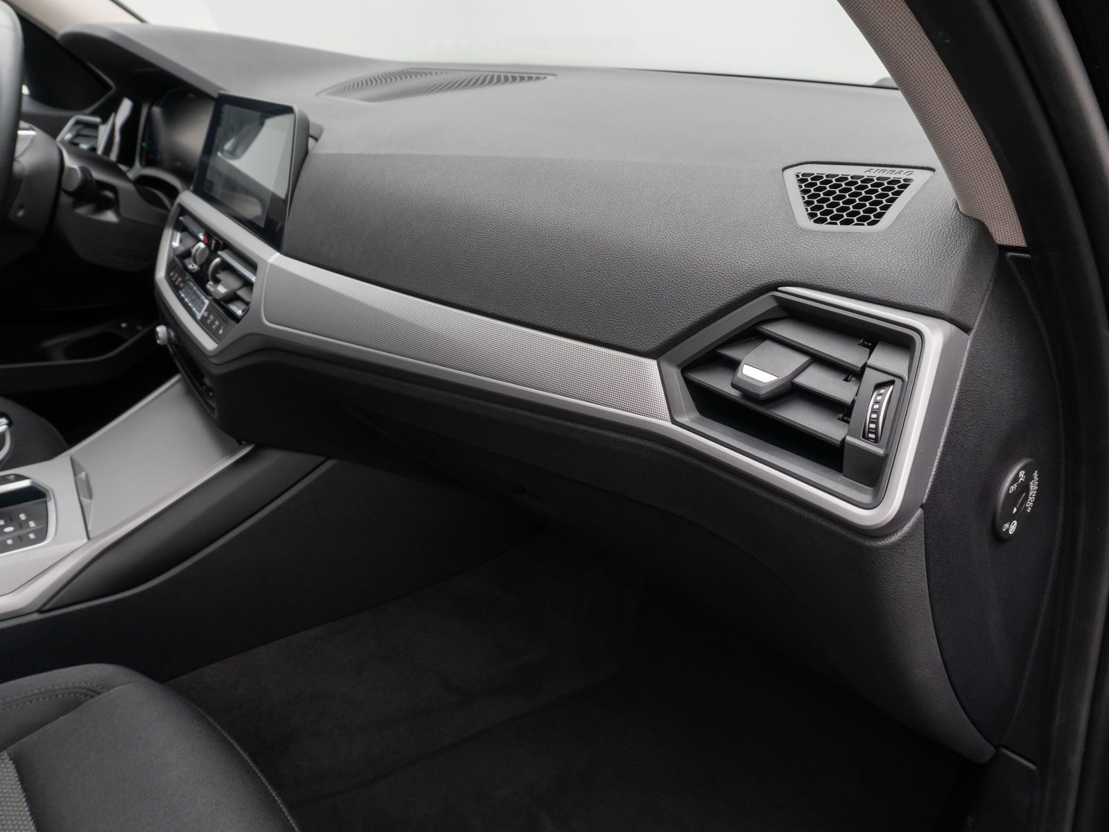 BMW 320e - Samsaru's Car Outlet