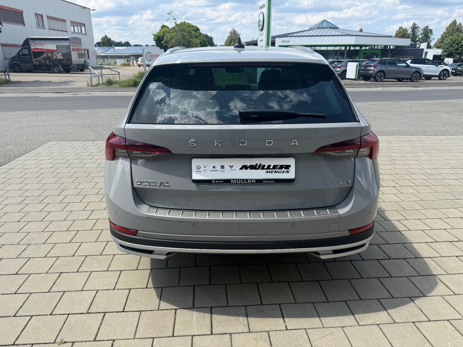 Skoda Octavia Combi Scout 4x4 - Samsaru's Car Outlet