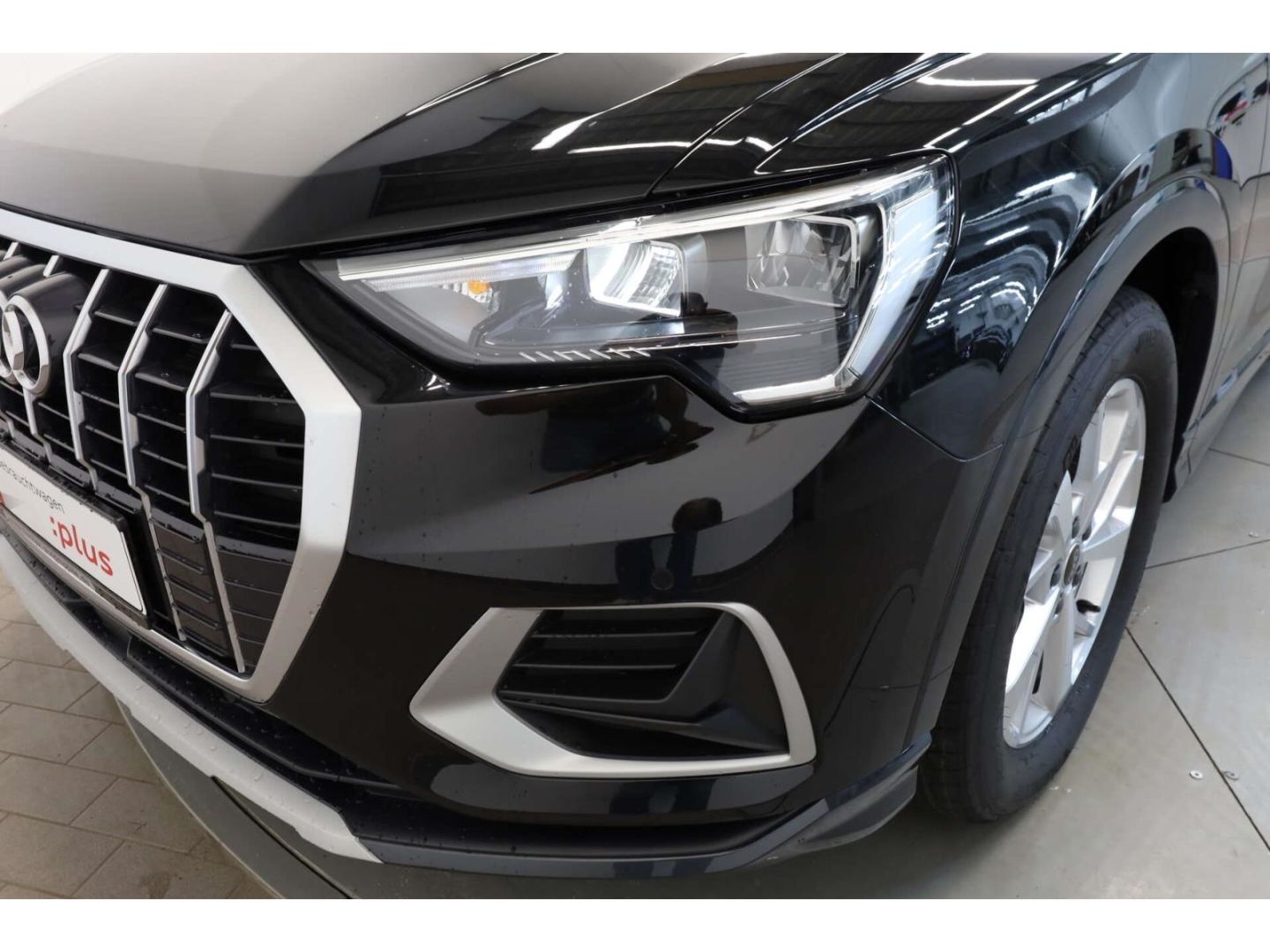 Audi Q3 40 TFSI qu. advanced - Samsaru's Car Outlet