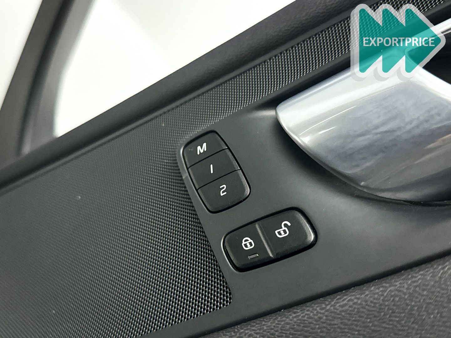 Volvo XC60 T6 Plug-in hybrid AWD Plus Dark | panorama