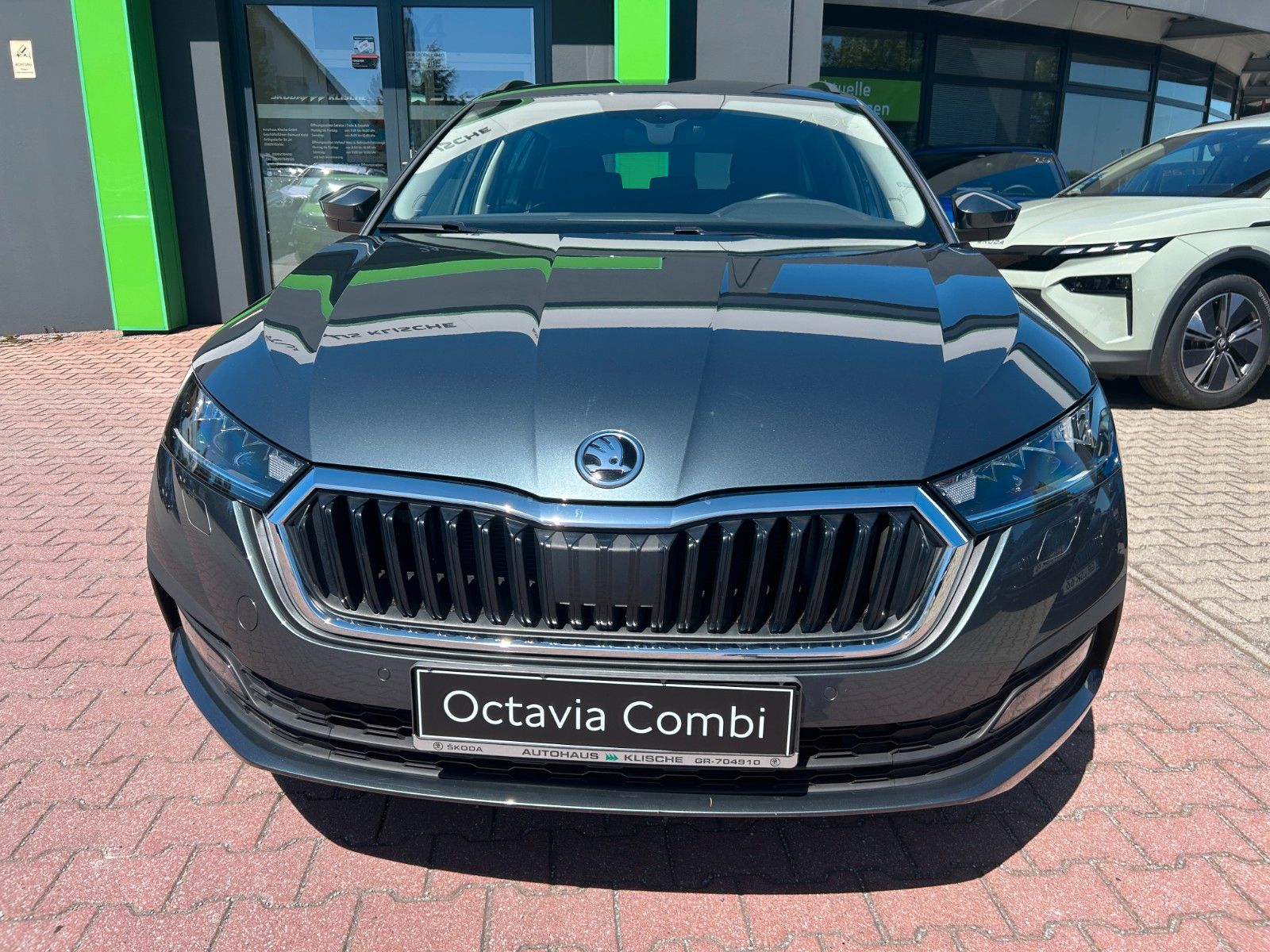 Skoda OCTAVIA Combi 1.5 TSI - Samsaru's Car Outlet