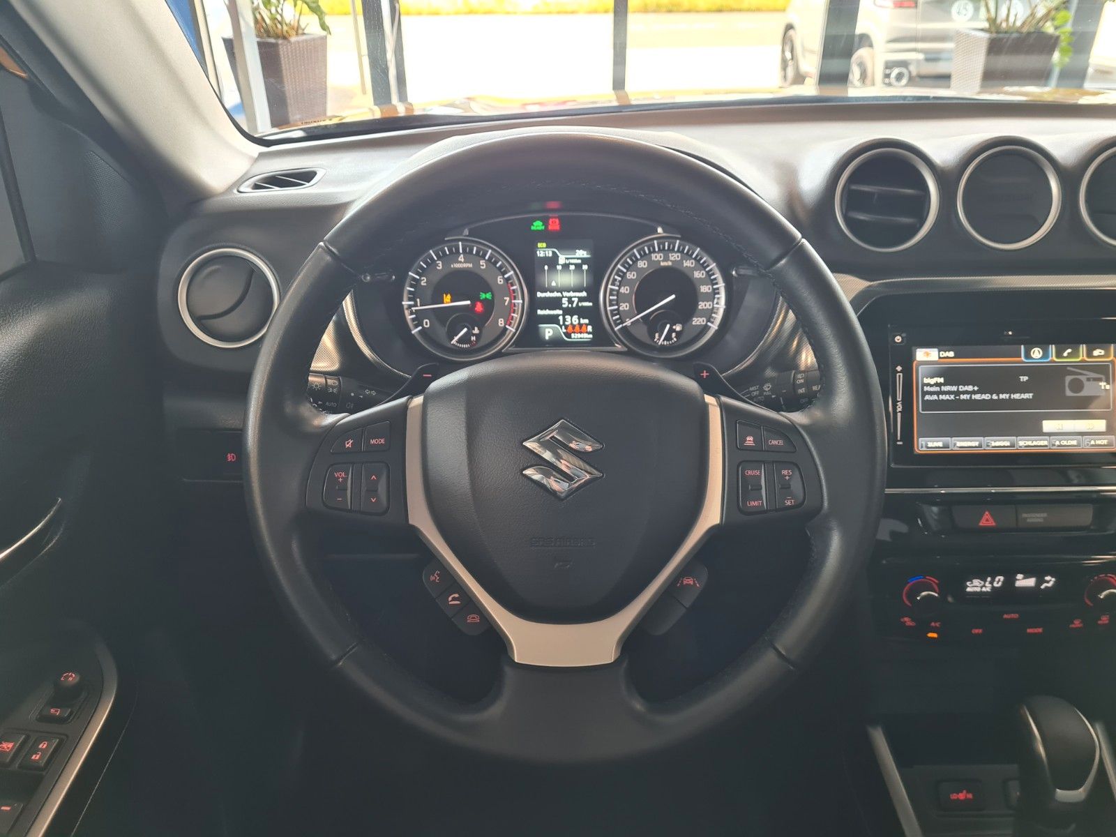 Suzuki Vitara 1.5 Hybrid Comfort+ 4x2 - Samsaru's Car Outlet