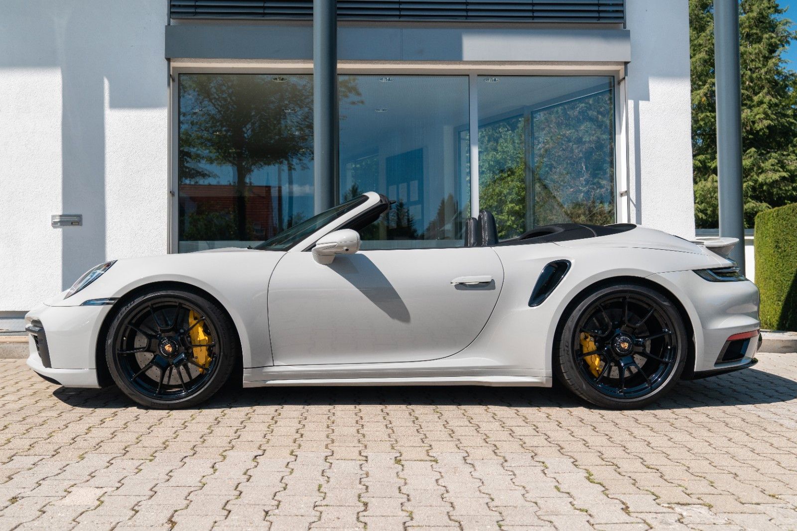 Porsche 992 Turbo S Cabrio/ NACHTSICHT/ INNO DRIVE/ BURM