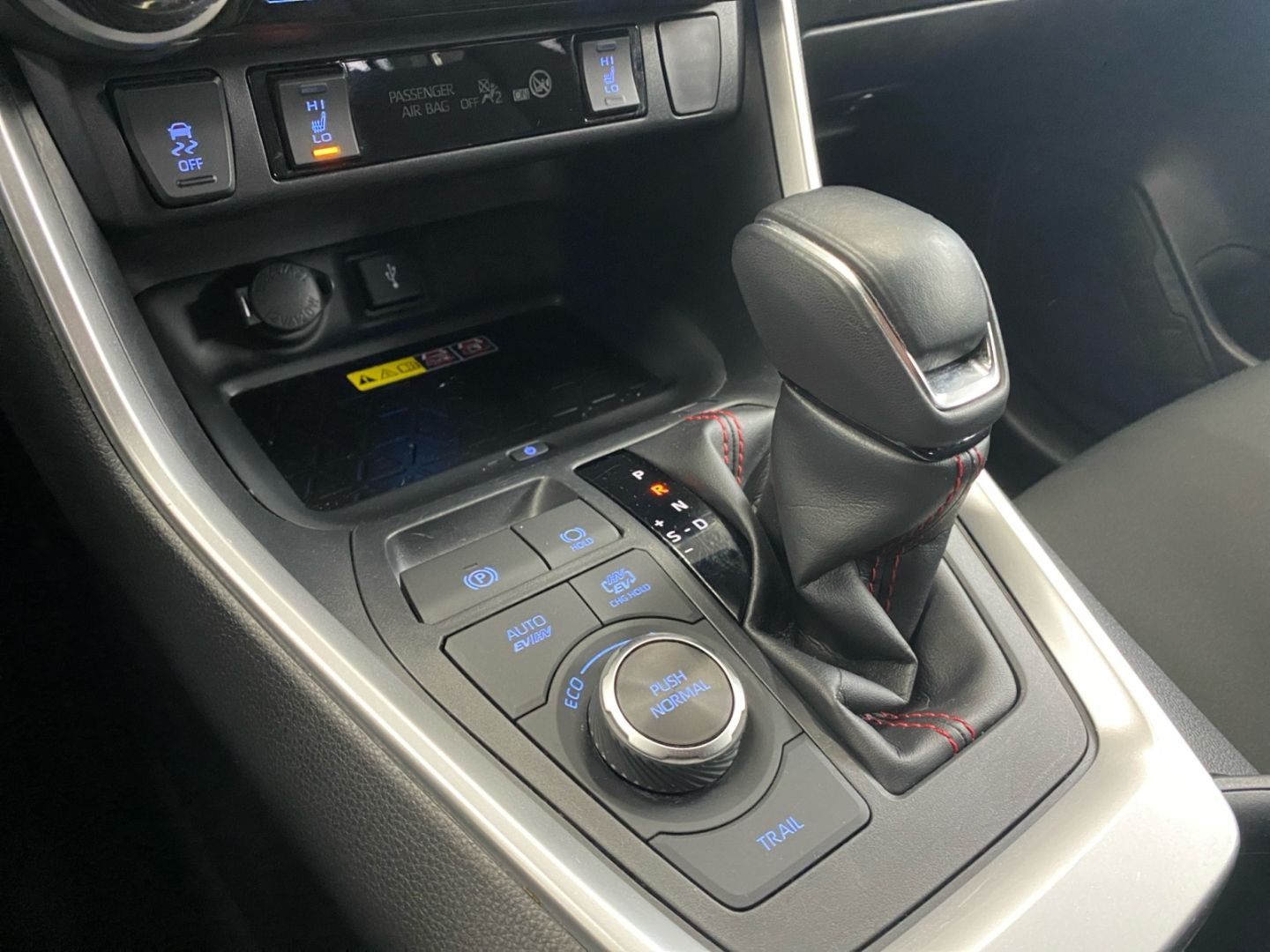 Toyota RAV 4 Plug-in-Hybrid - Samsaru's Car Outlet