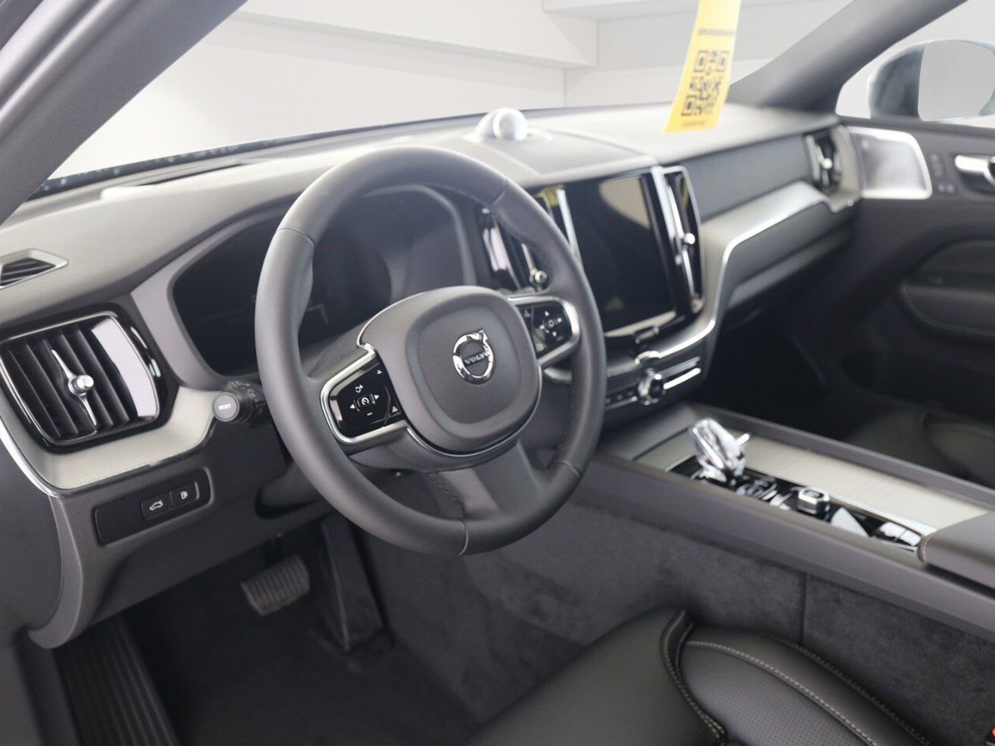 Volvo XC60 T6 Plus Black Edition Plug-In Hybrid AWD - Samsaru's Car Outlet