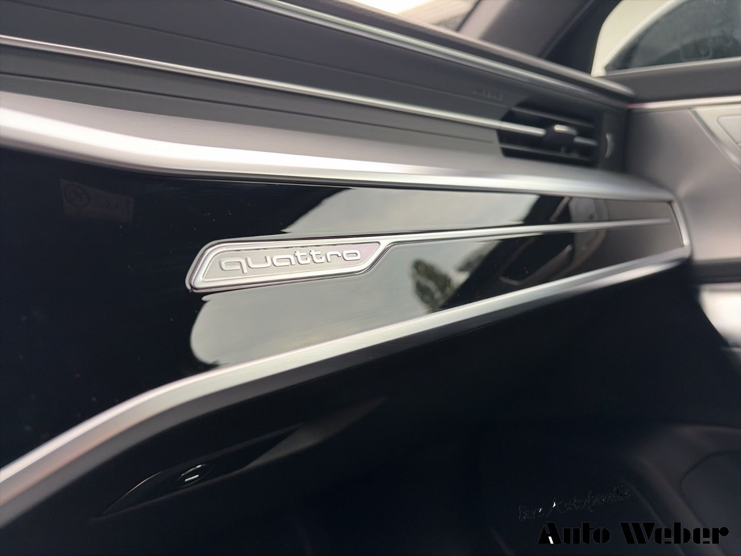 Audi A6 Avant 55TFSIe S-Line Matrix Navi AHK ASS-Pake