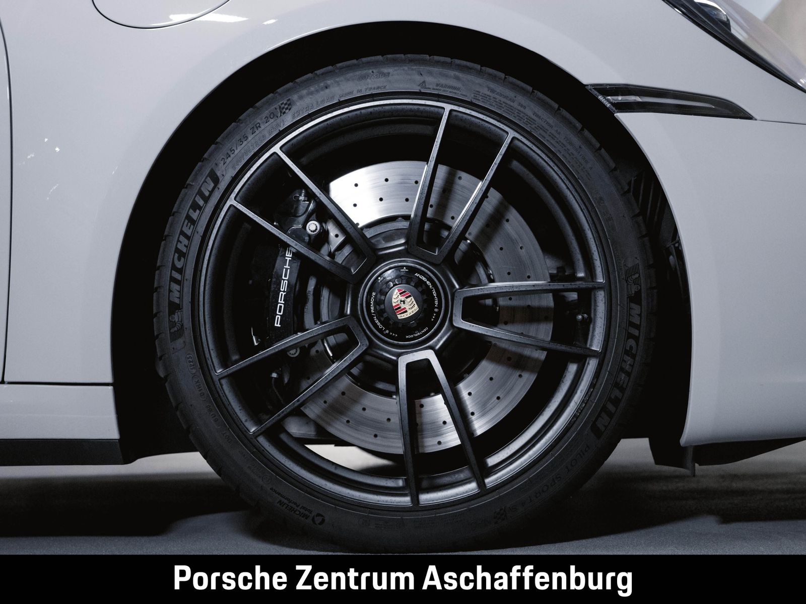 Porsche 911 Carrera 4 GTS Liftsystem BOSE Sportsitze