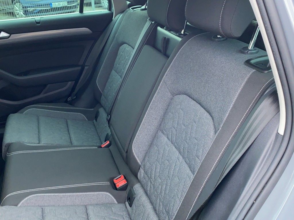 Volkswagen Passat Variant 2.0 TDI Business DSG 4M AHK+RFK