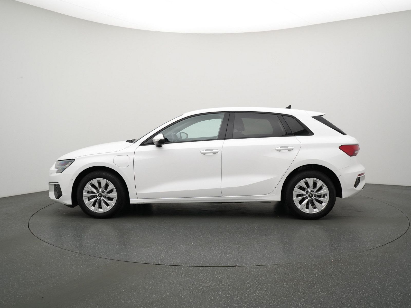 Audi A3 Sportback e ACC AHK CARPLAY LED SHZ PORT NAVI