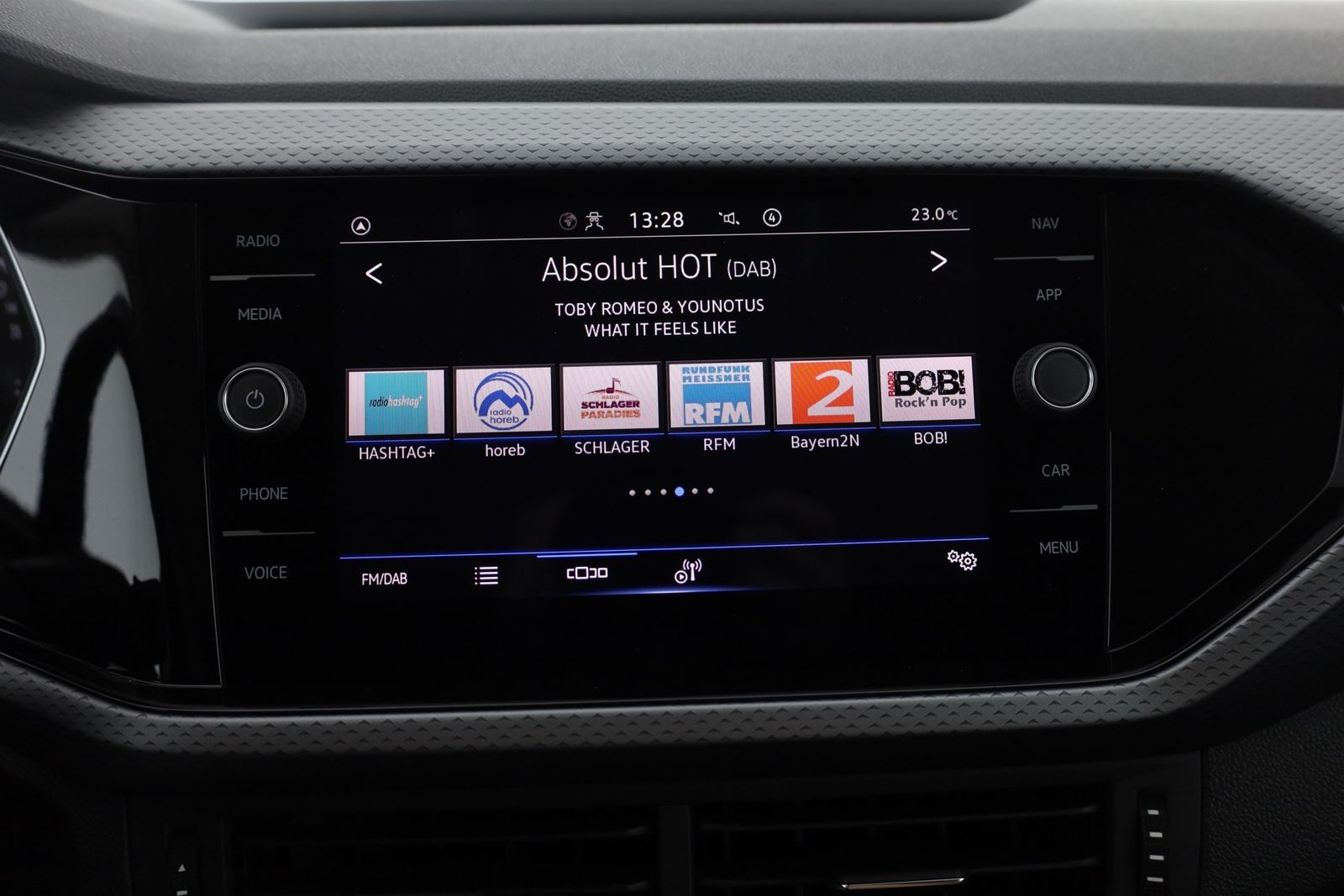 Volkswagen T-Cross 1.0 TSI Active - Samsaru's Car Outlet