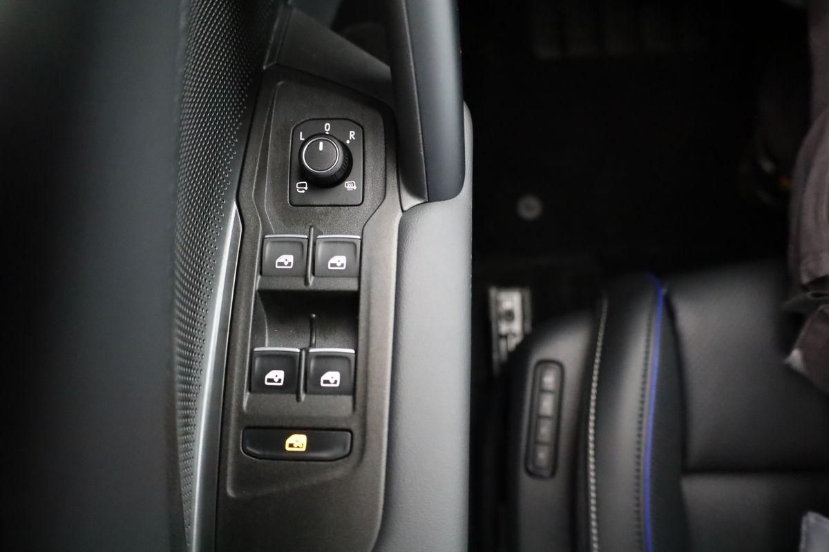 Volkswagen Tiguan TDI DSG 4M R-LINE Black, 20-Zoll, Pano, L