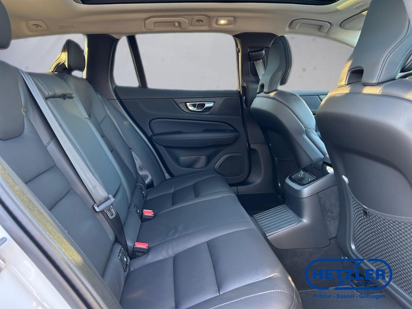 Volvo V60 Kombi Plus Dark Recharge Plug-In Hybrid AWD