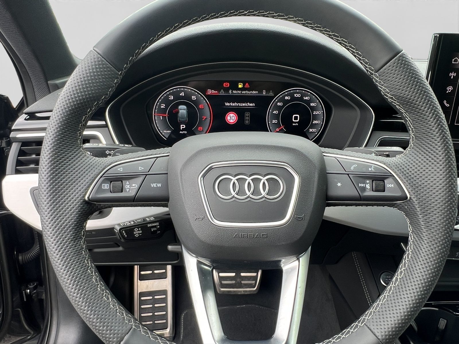 Audi A4 Avant 40 TFSI Q 2x S LINE MATRIX AHK LM19 KAM