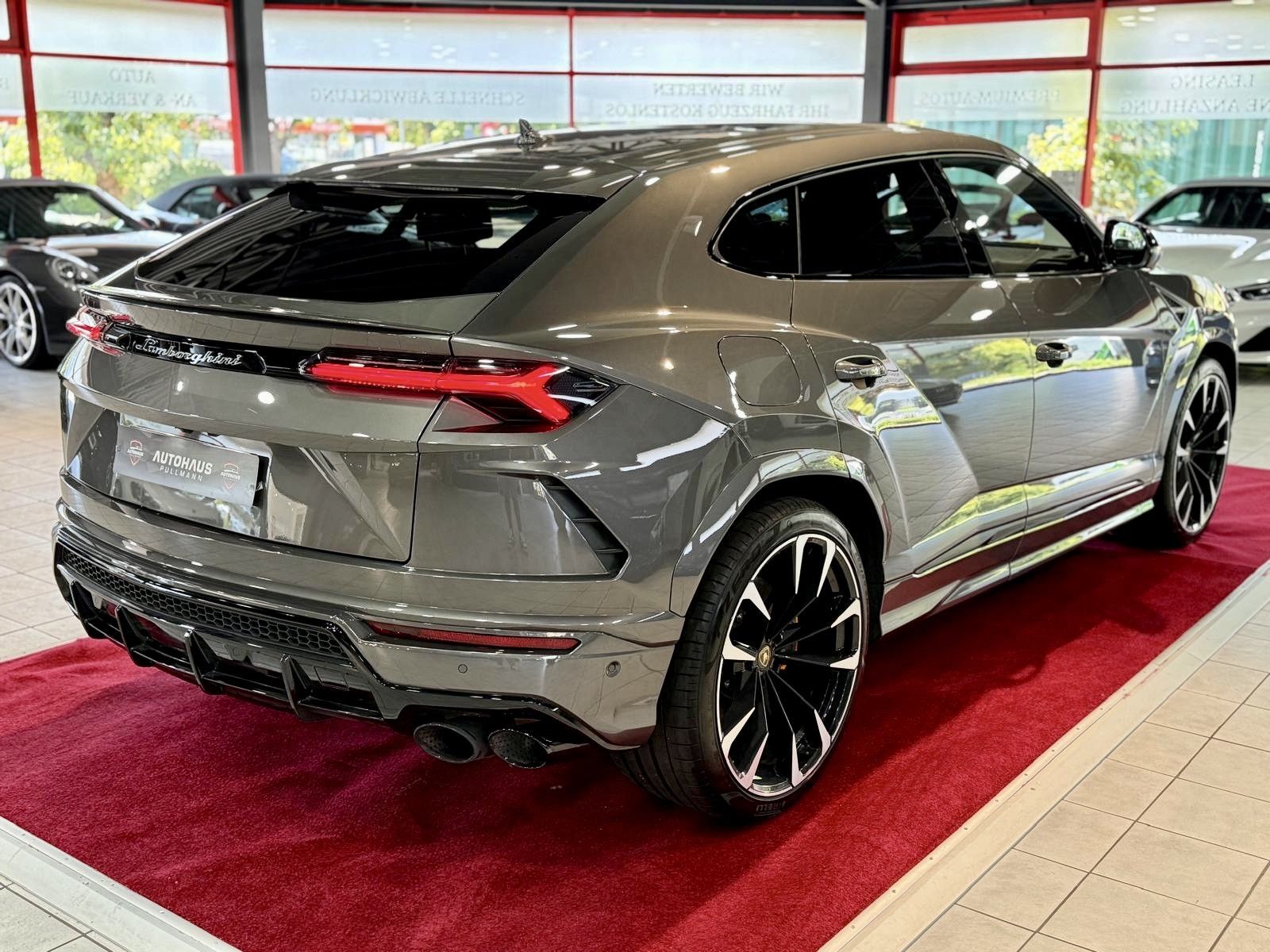 Lamborghini Urus B&O+PANO+HUD+ACC+LASER