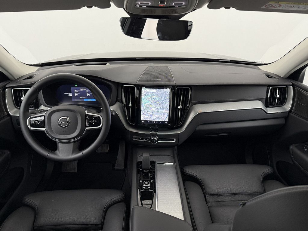 Volvo XC60 B5 AWD Ultra Dark *AHK*21-Zoll*360°*Luft-Fa