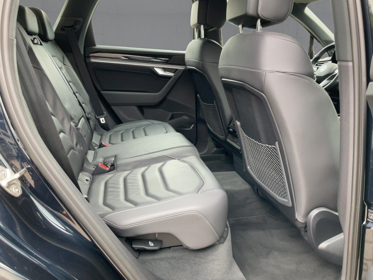 Volkswagen Touareg 3.0 TDI 4M R-LINE - Samsaru's Car Outlet