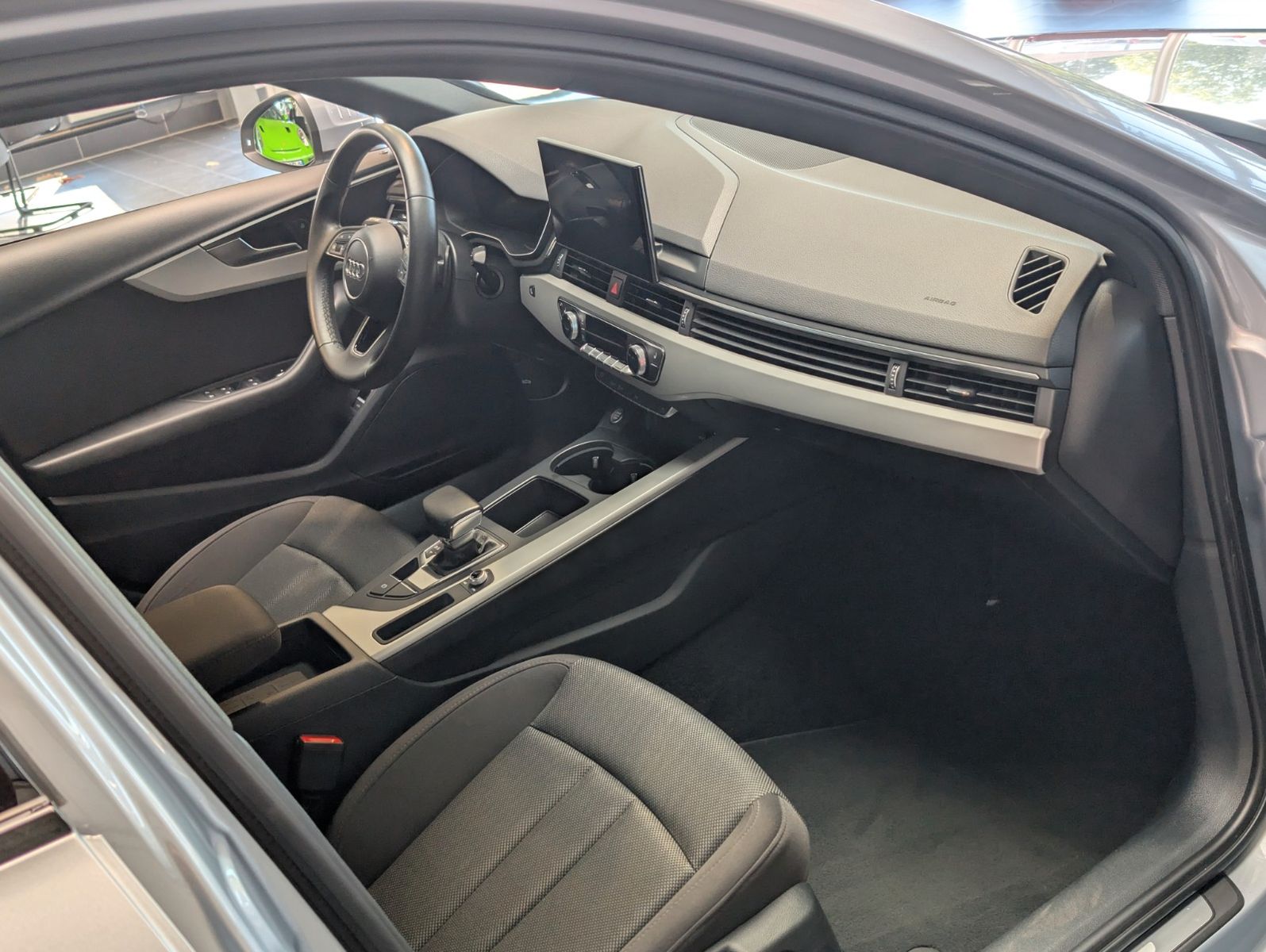 Audi A4 40 TDI S tronic advanced - Samsaru's Car Outlet
