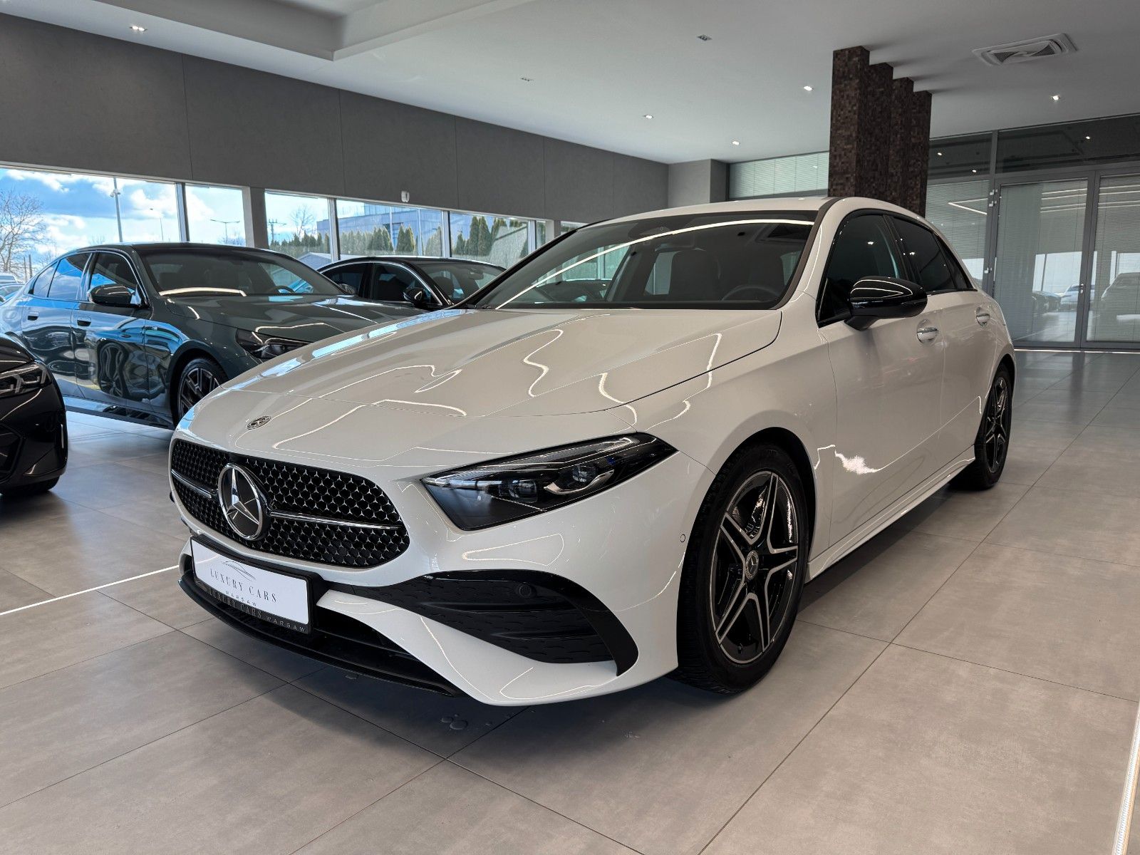 Mercedes-Benz A 200 AMG Line - Samsaru's Car Outlet