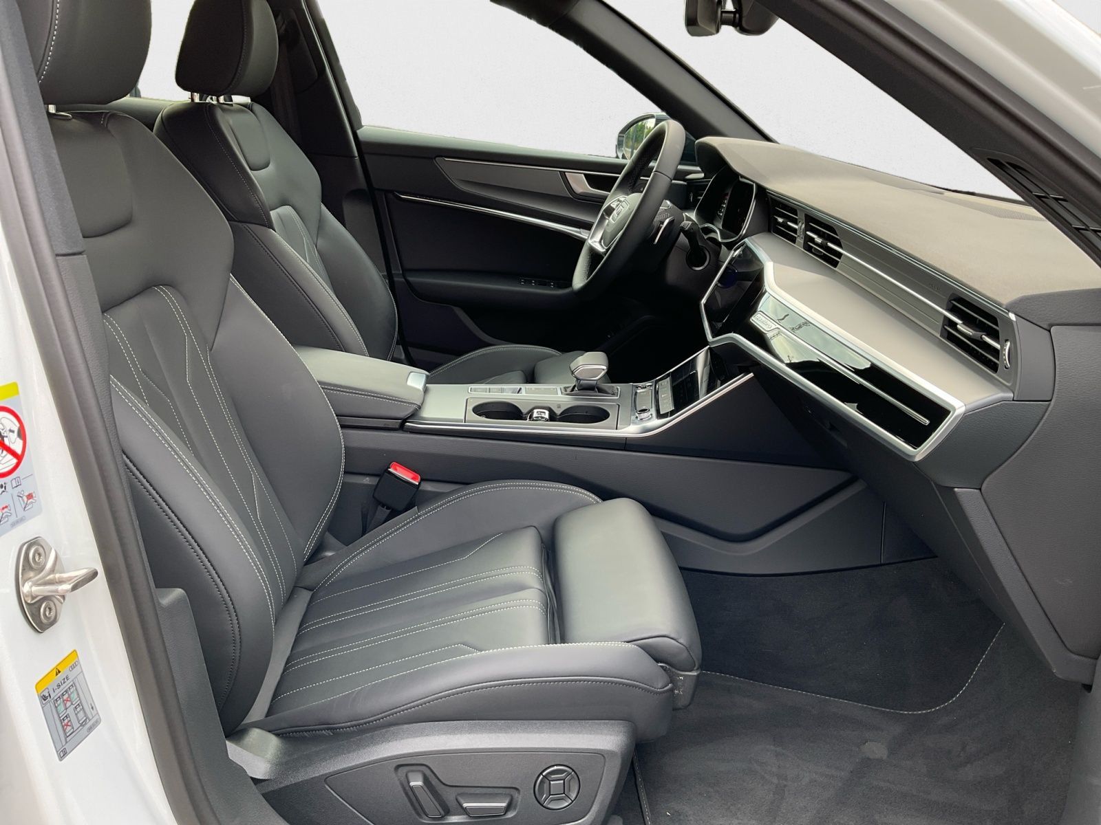 Audi A6 Avant 45 TDI quattro S line - Samsaru's Car Outlet