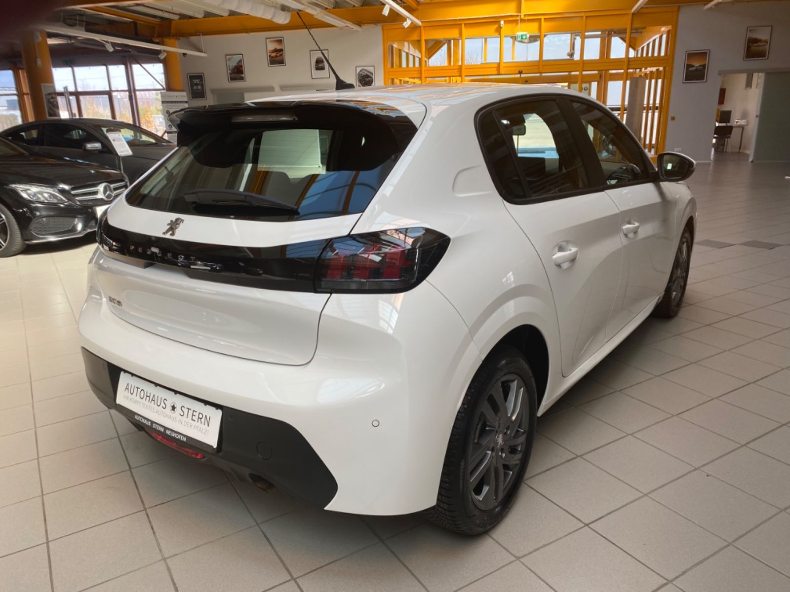 Peugeot 208 Active Pack - Samsaru's Car Outlet
