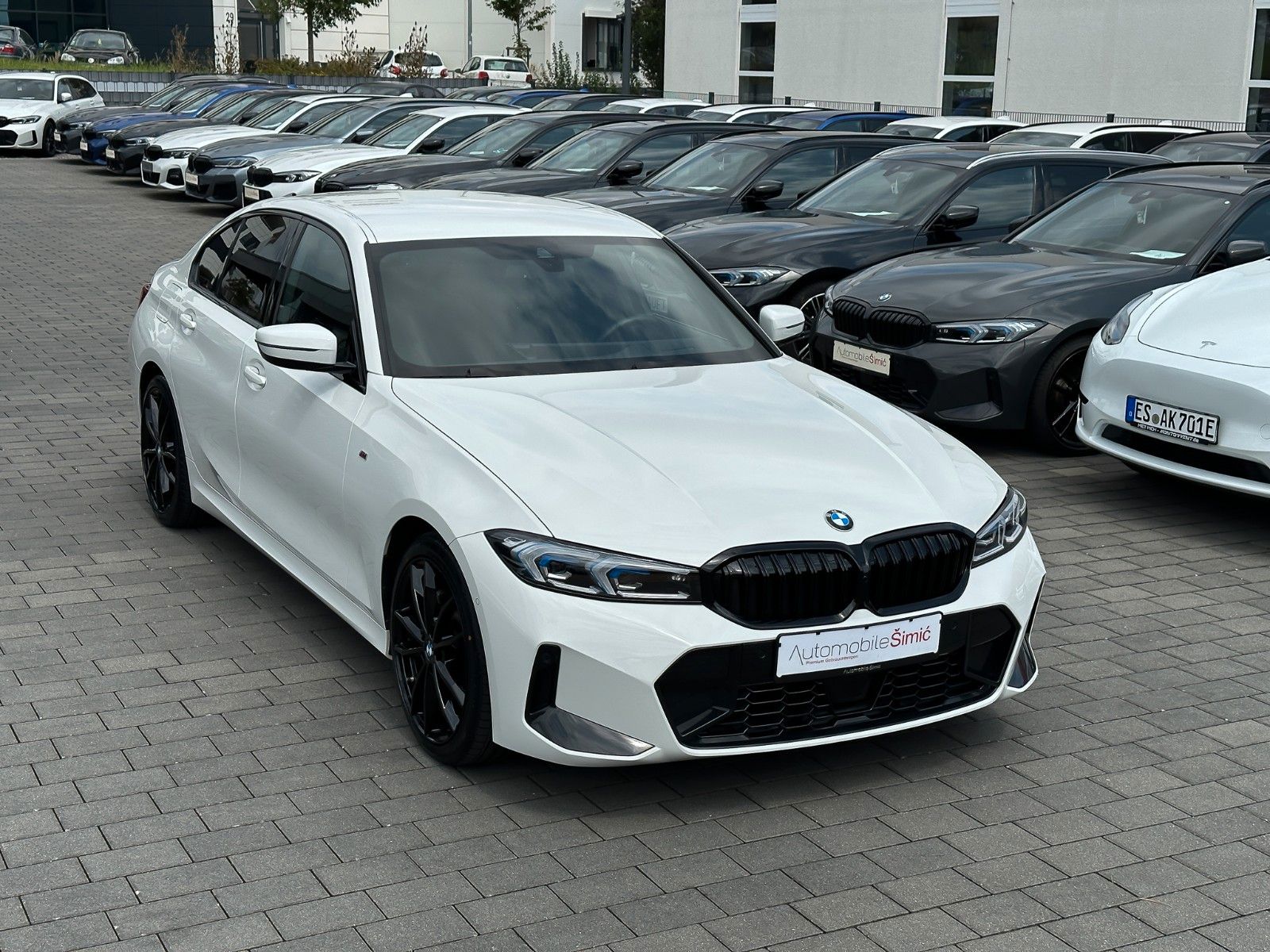 BMW 330 i xD M Sport - Samsaru's Car Outlet