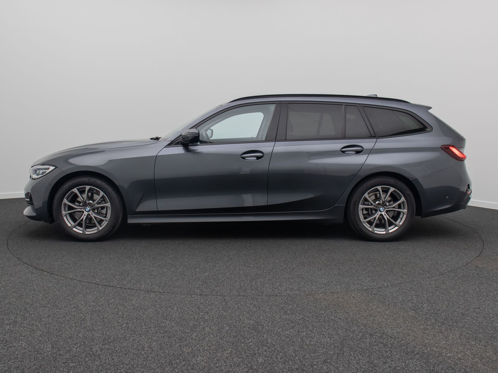BMW 320d xD Sport Line - Samsaru's Car Outlet