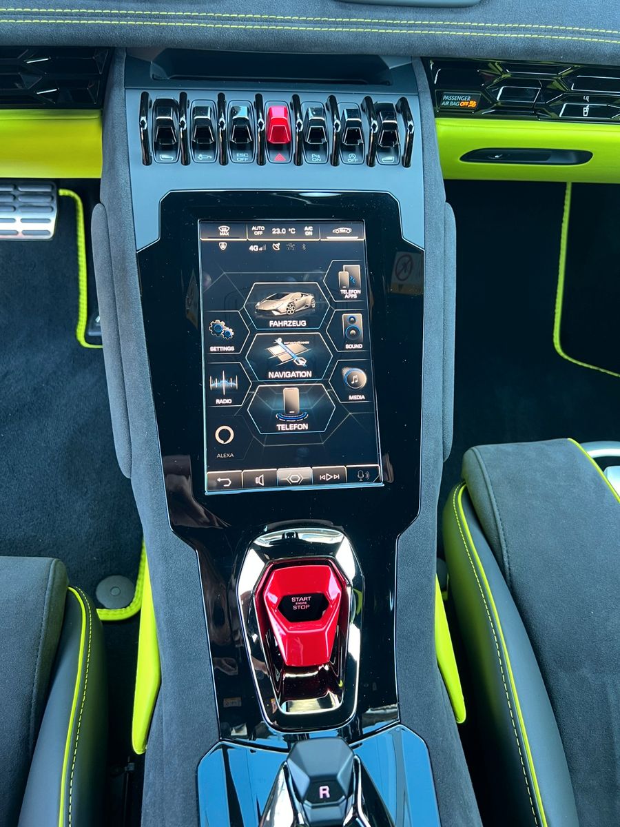 Lamborghini Huracán Tecnica - Samsaru's Car Outlet