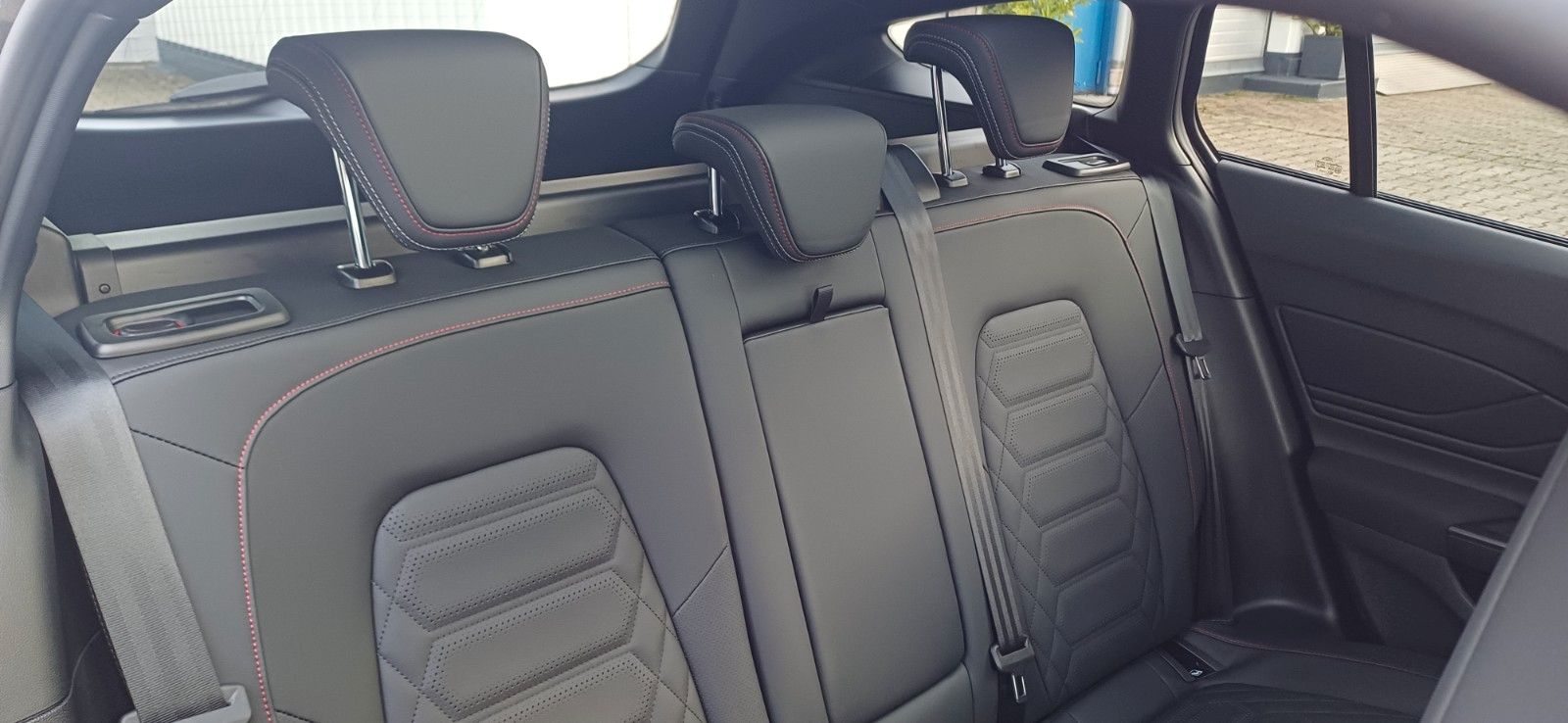 Ford Focus ST Line X-8Gang-Leder-Navi-Kamera-Pano-AHK