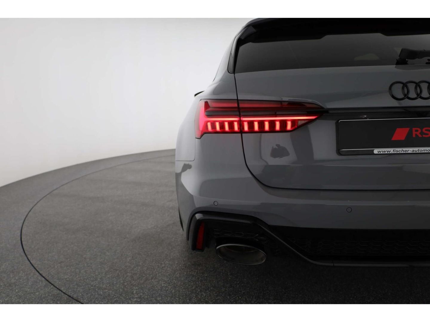 Audi RS6 Avant TFSI quattro LP: 175.630,-/Head-up/Pan