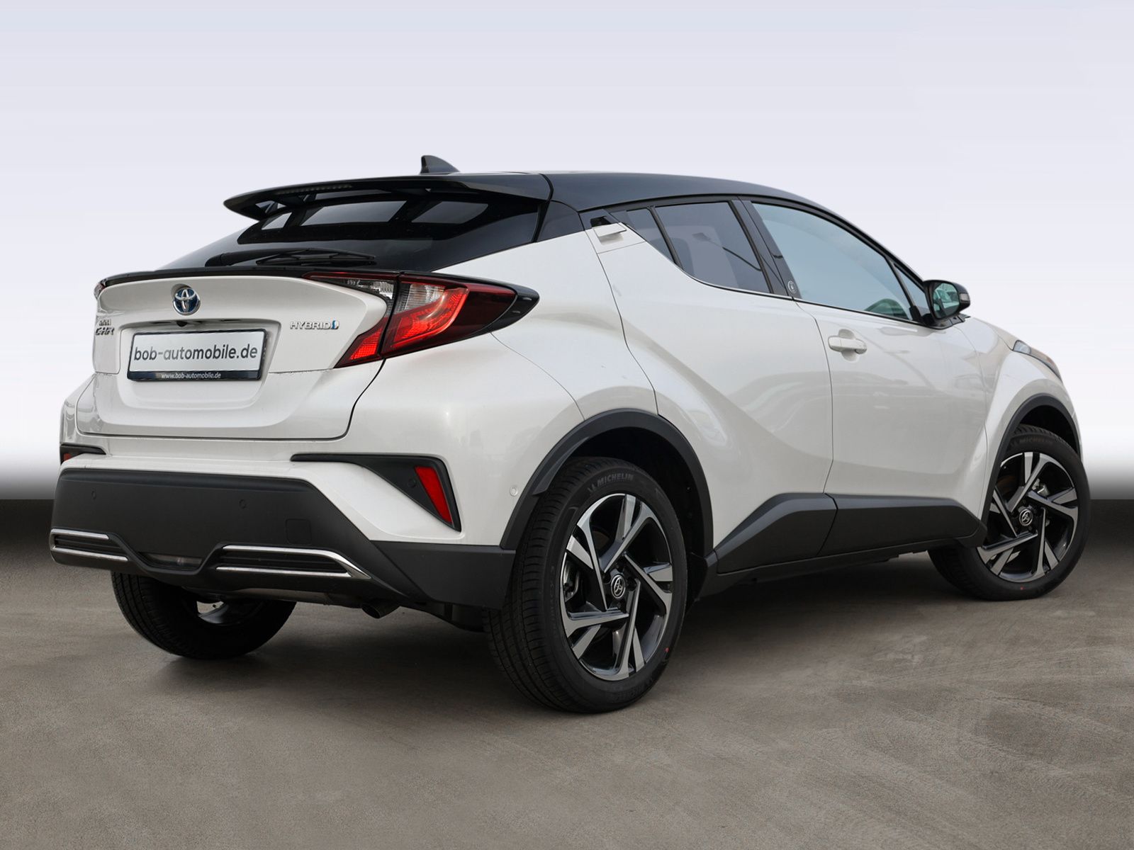 Toyota C-HR 2.0 Hybrid - Samsaru's Car Outlet