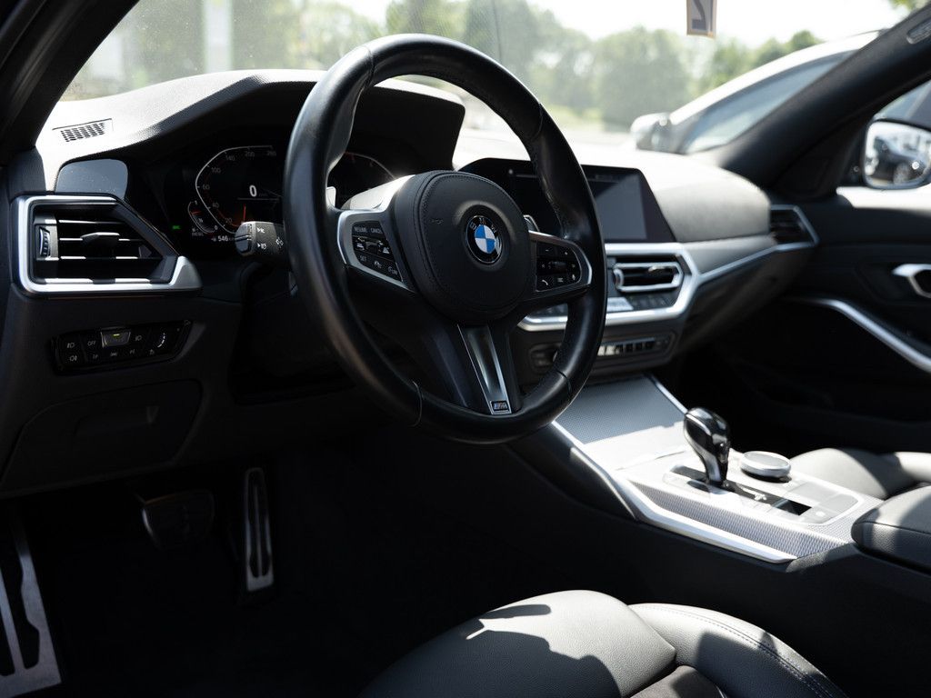 BMW 320d Touring M-Sportpaket - Samsaru's Car Outlet