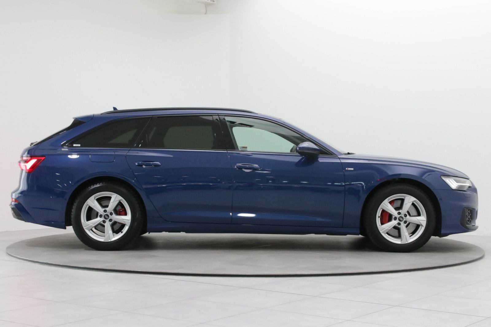 Audi A6 Avant 55 TFSIe quattro S line - Samsaru's Car Outlet
