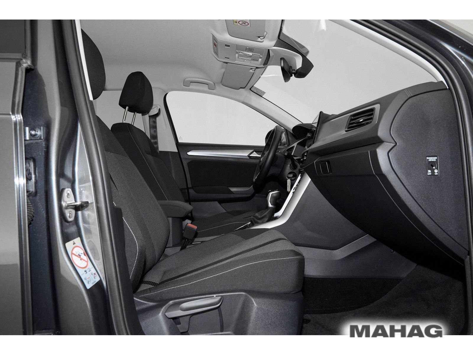 Volkswagen T-ROC 1.5 TSI LIFE - Samsaru's Car Outlet