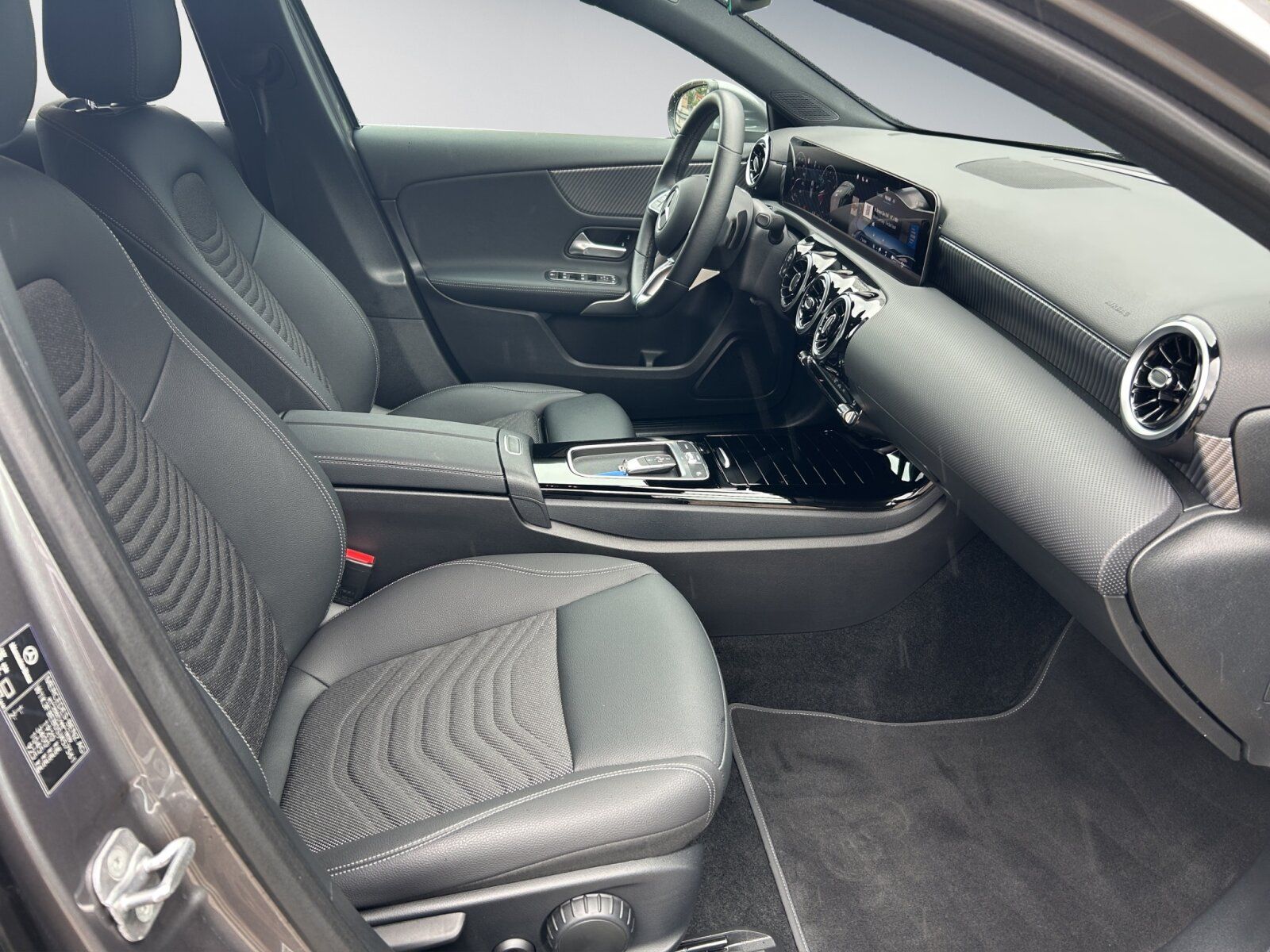 Mercedes-Benz A 180 - Samsaru's Car Outlet