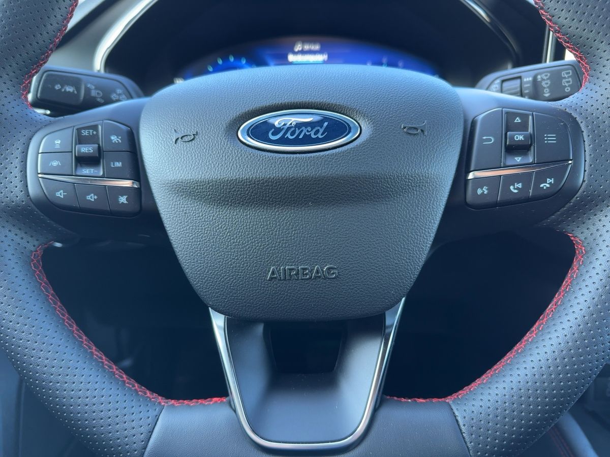 Ford FOCUS ST-Line X LED+AHK+Kamera+Winterpaket