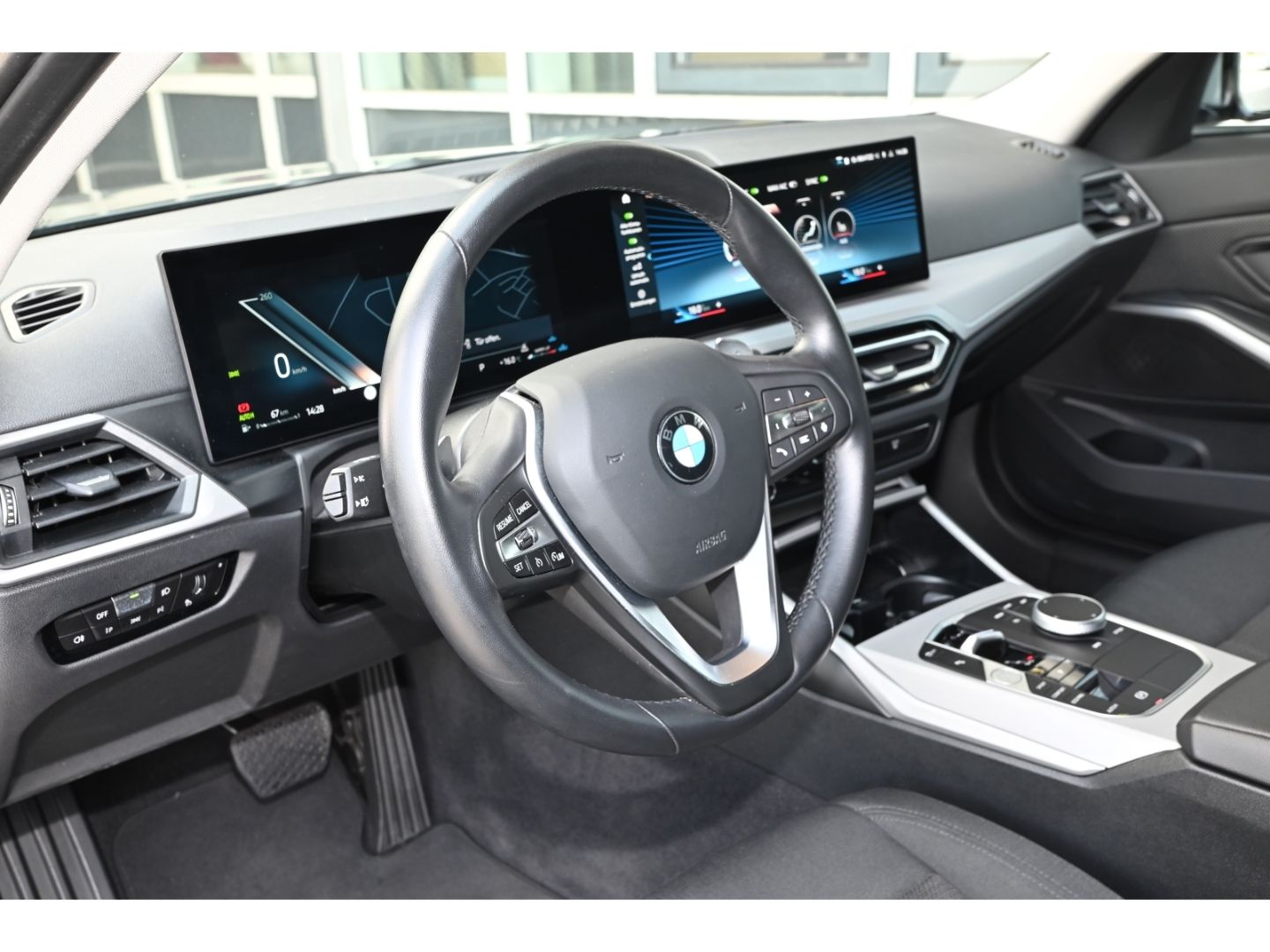BMW 320d Touring - Samsaru's Car Outlet