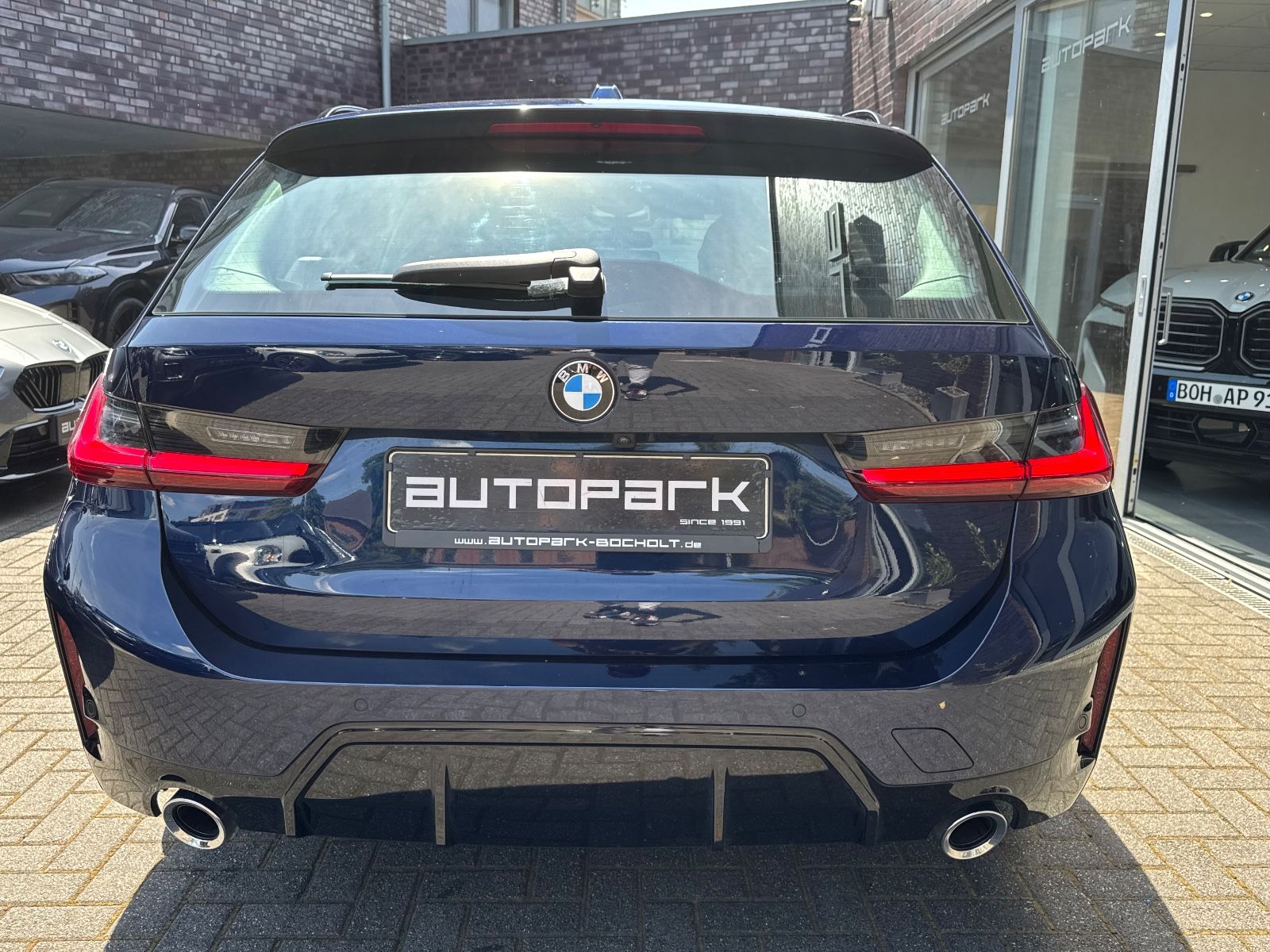 BMW 320d T xDrive M Sport Innovation AHK HUD 360 19"