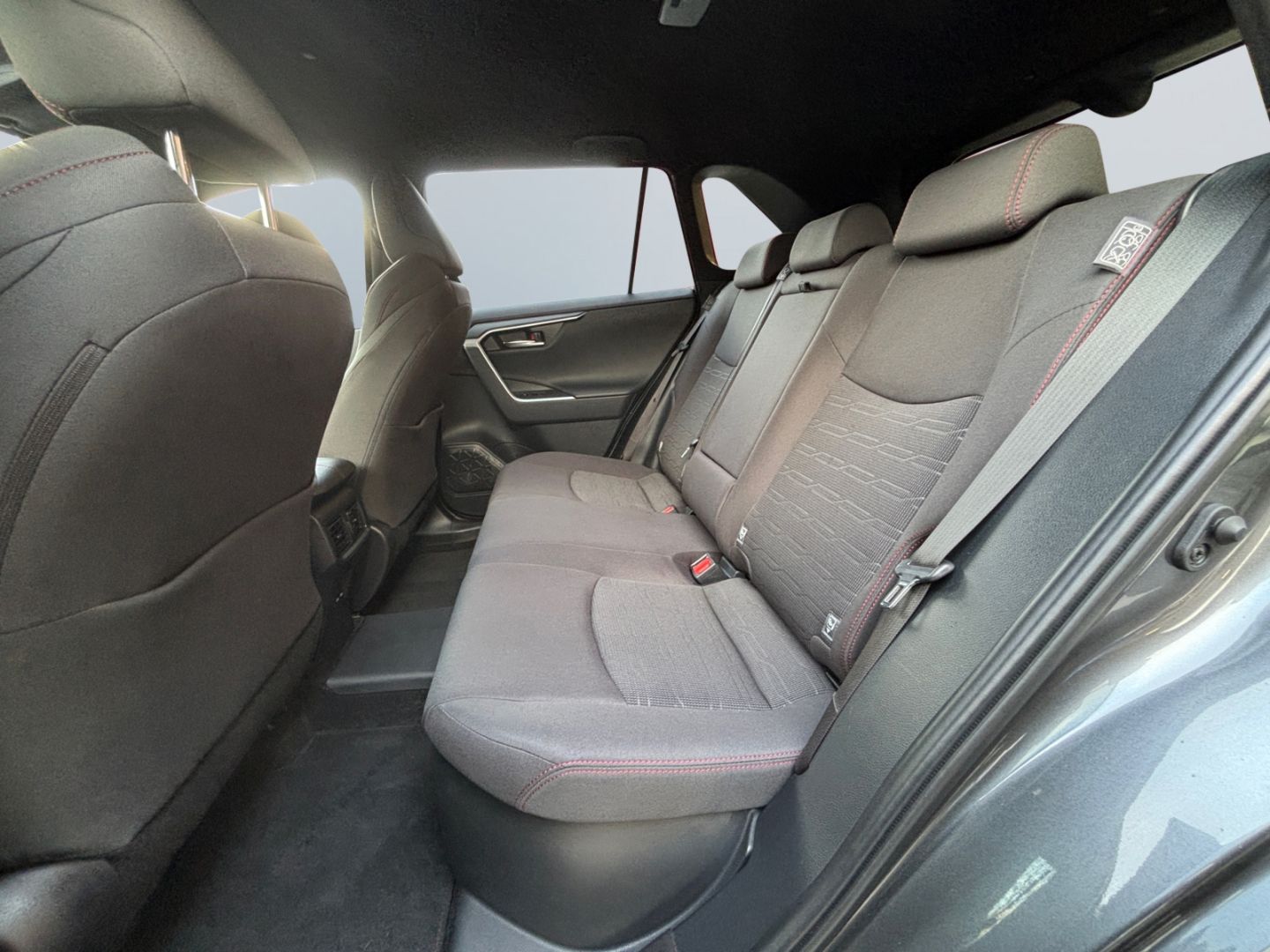 Toyota RAV 4 Plug-in-Hybrid 4x4 - Samsaru's Car Outlet