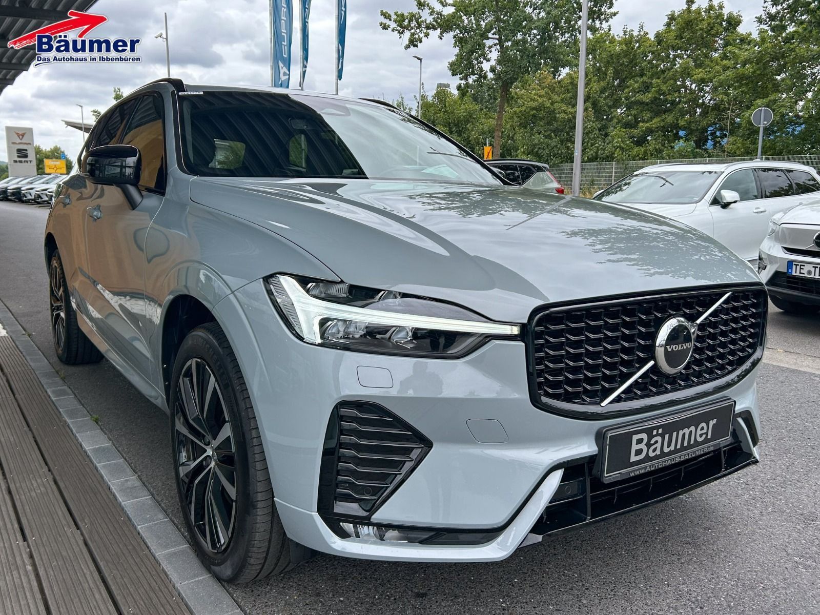 Volvo XC60 B4 Mild-Hybr. AWD Plus Dark Geartronic +AHK