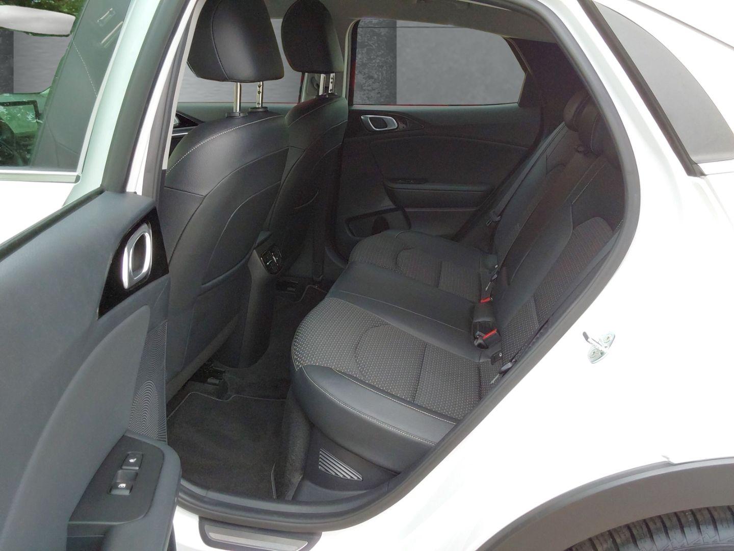 Kia XCeed Spirit Plug-in Hybrid - Samsaru's Car Outlet