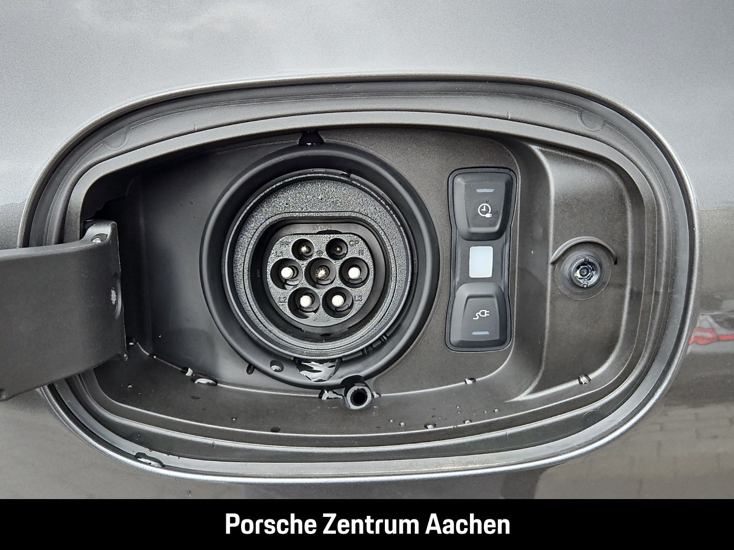 Porsche Cayenne E-Hybrid BOSE Panoramadach Luftfederung