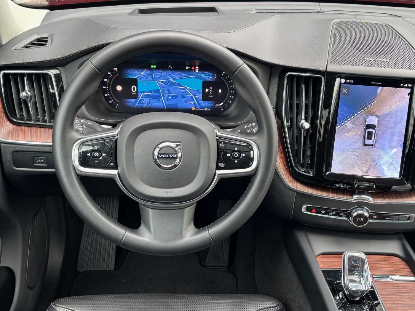 Volvo XC60 B5 B AWD Ultimate Dark, Massage, Pano uvm.