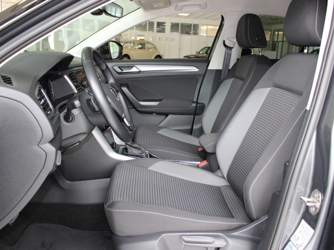 Volkswagen T-Roc 1.5 TSI ACT OPF DSG ACTIVE - Samsaru's Car Outlet