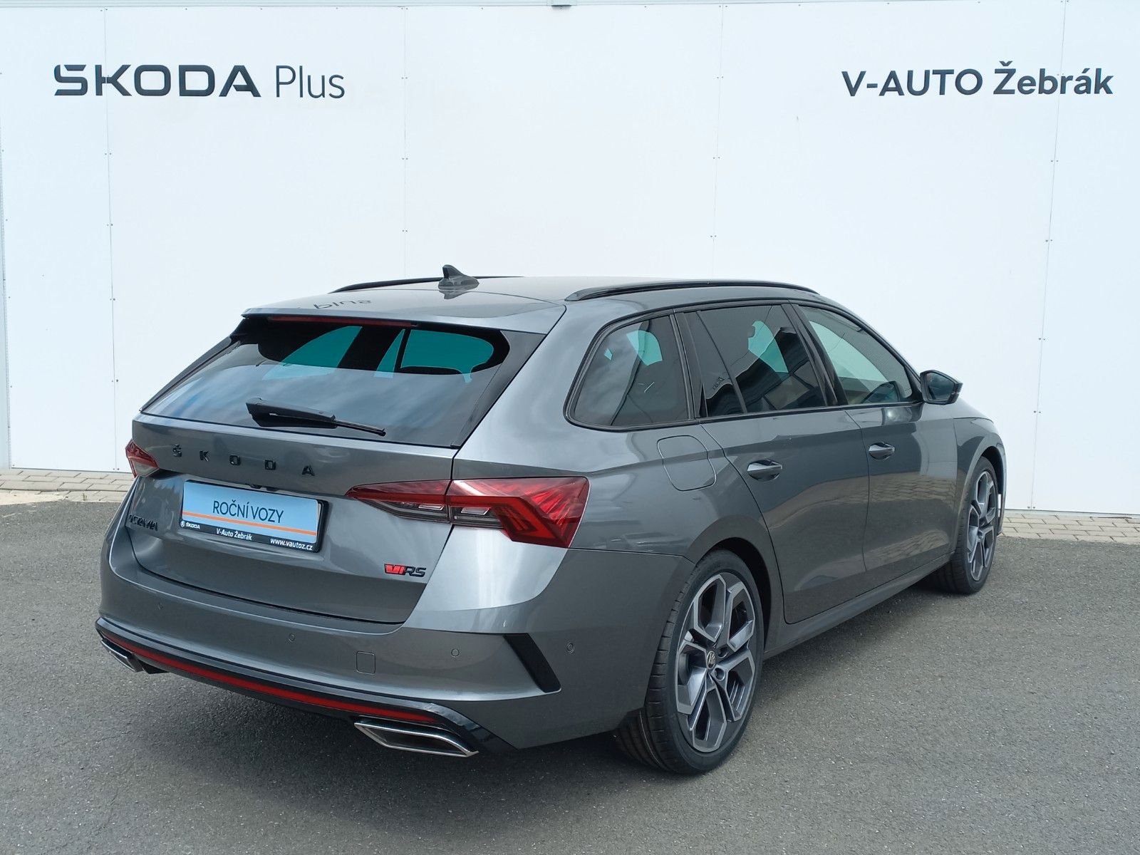 Skoda Octavia Combi RS TSI - Samsaru's Car Outlet