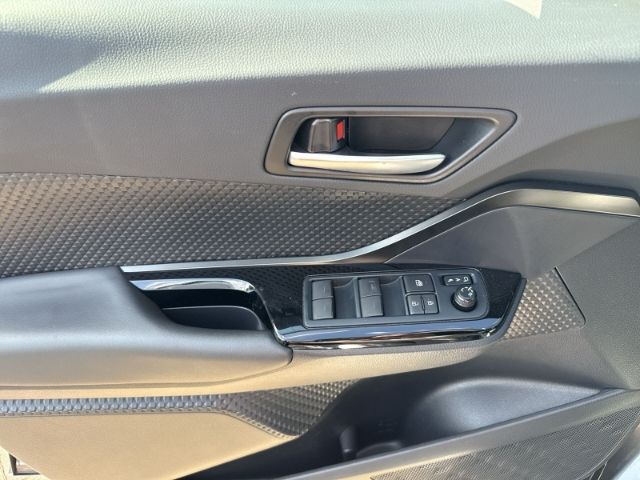 Toyota C-HR Hybrid Team D - Samsaru's Car Outlet
