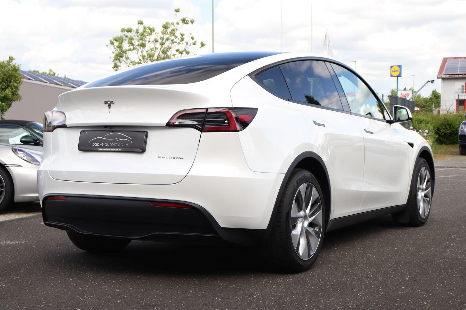 Tesla Model Y Long Range AWD +1.HAND+AHK+MWST+92,2%SOH
