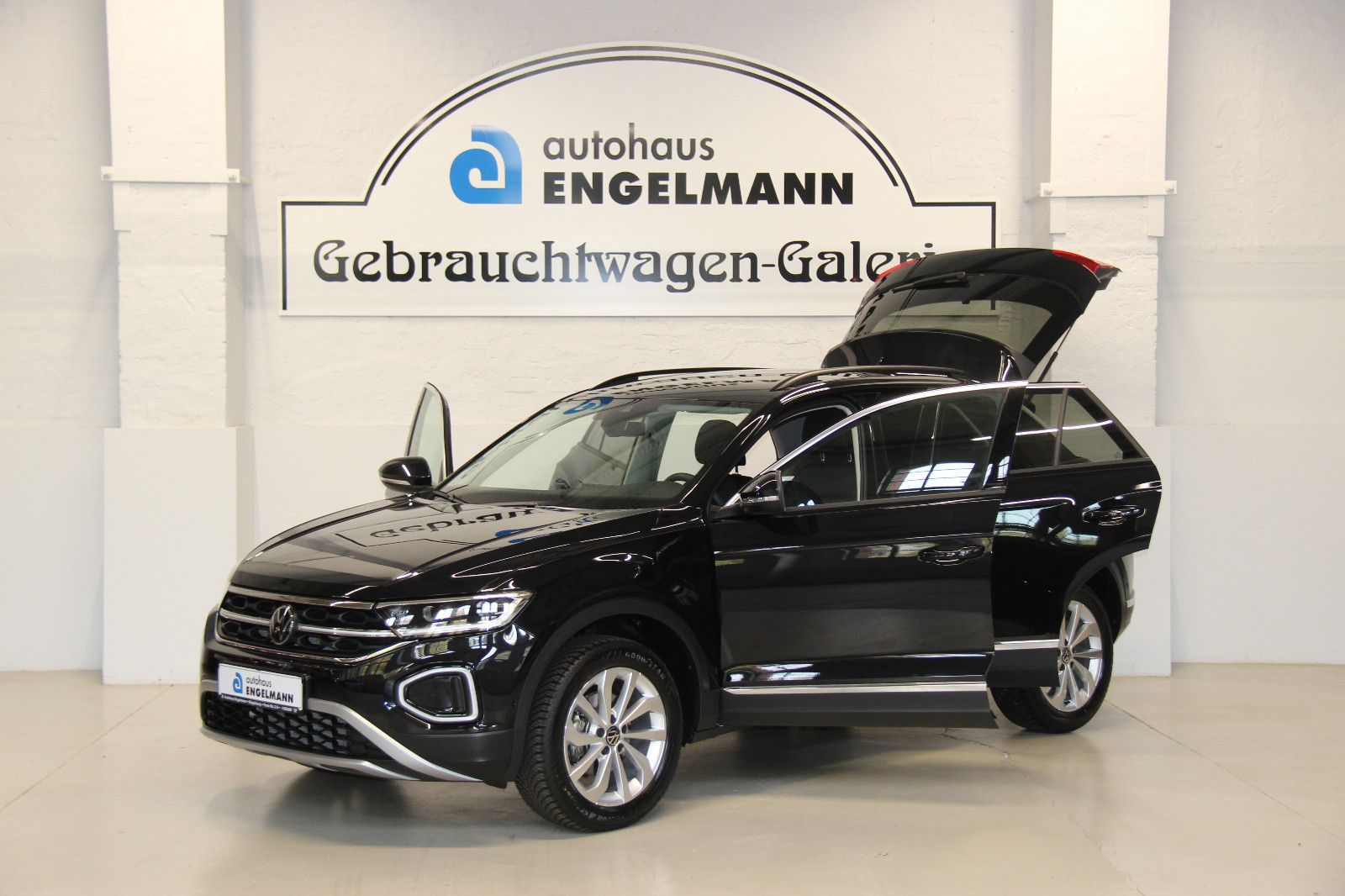 Volkswagen T-Roc Style 1.5 TSI DSG - Samsaru's Car Outlet
