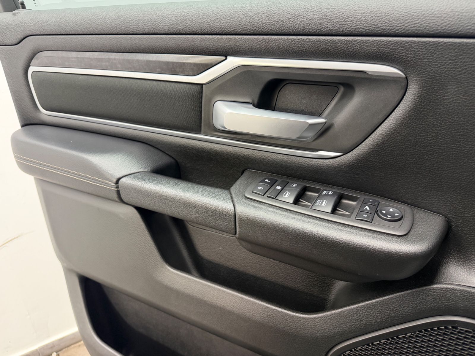 Dodge RAM 1500 5.7 4x4 eTORQUE Bigh. Crew./12"Display/