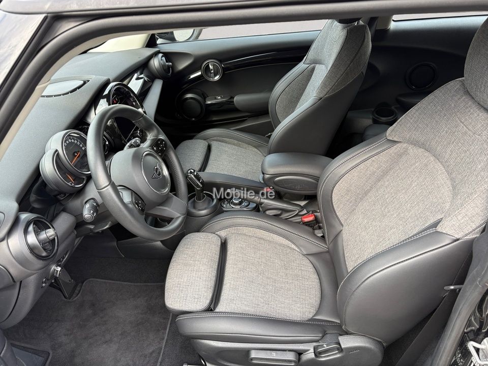 MINI Cooper Classic - Samsaru's Car Outlet