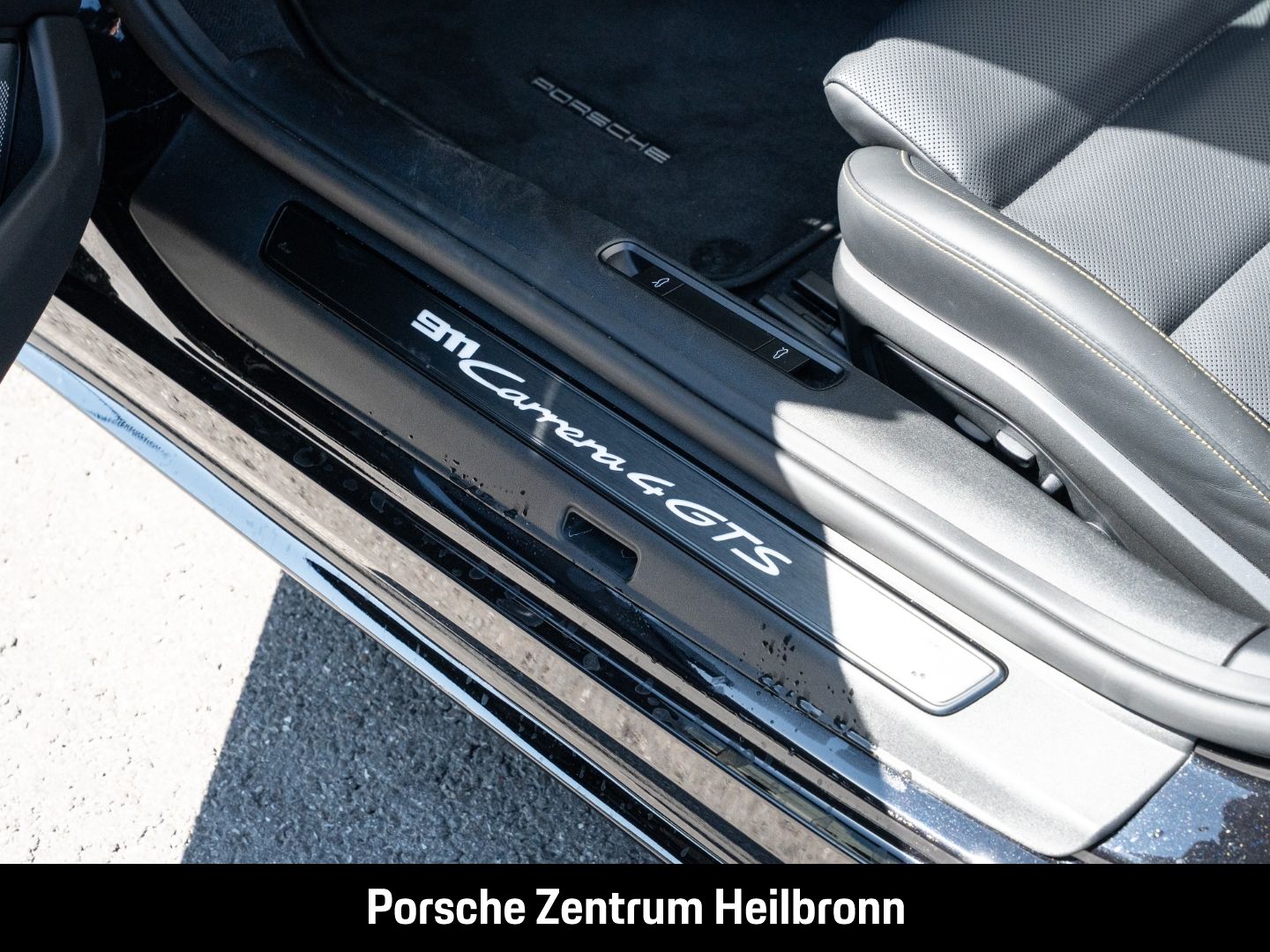 Porsche 992 911 Carrera 4 GTS Cabrio Burmester InnoDrive